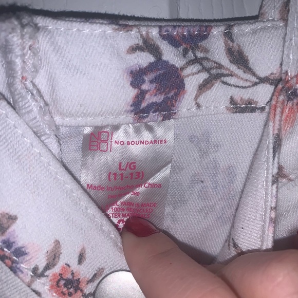 White floral dress. Size Large - Picture 2 of 2